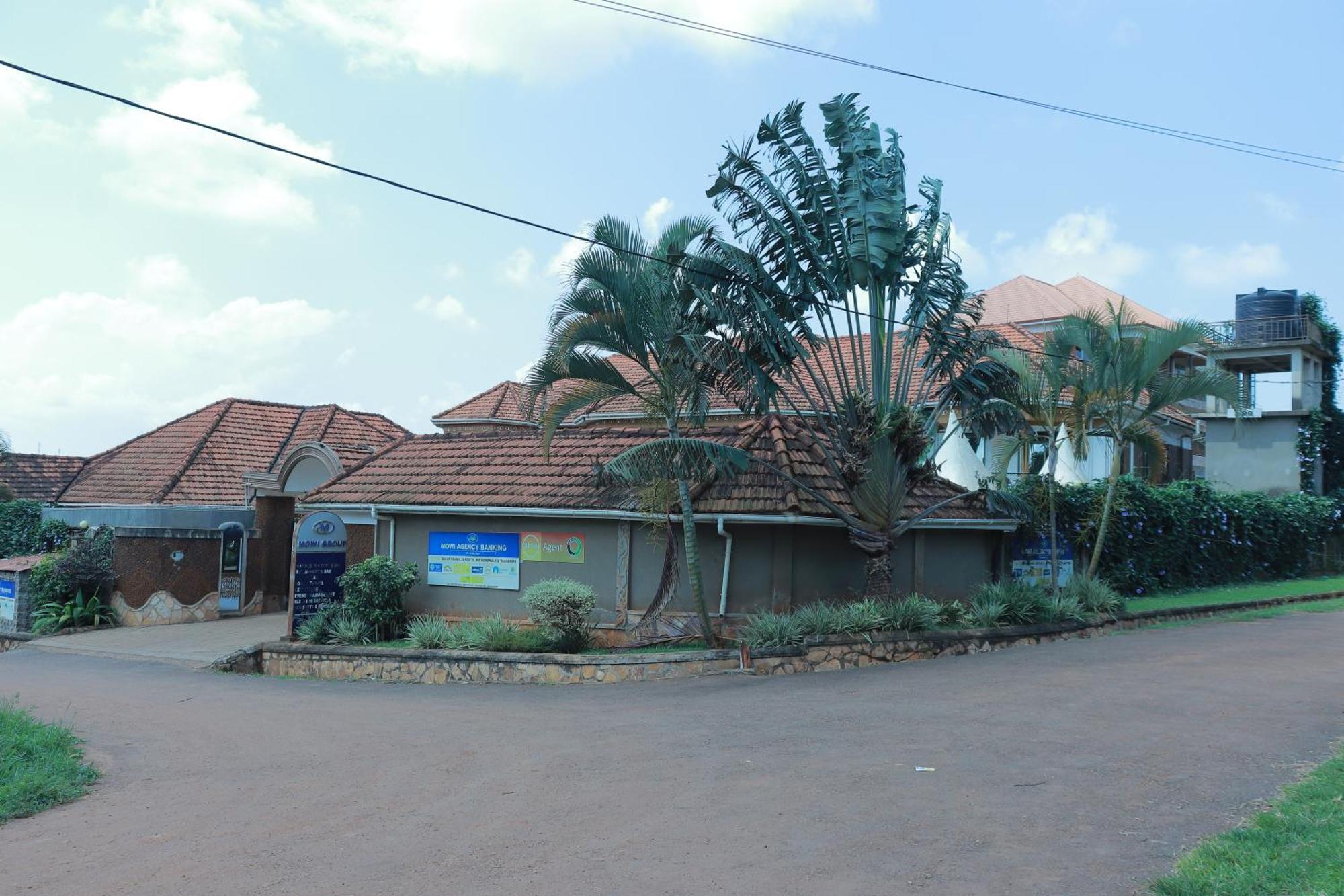 Mowicribs Hotel And Spa Entebbe Exterior photo