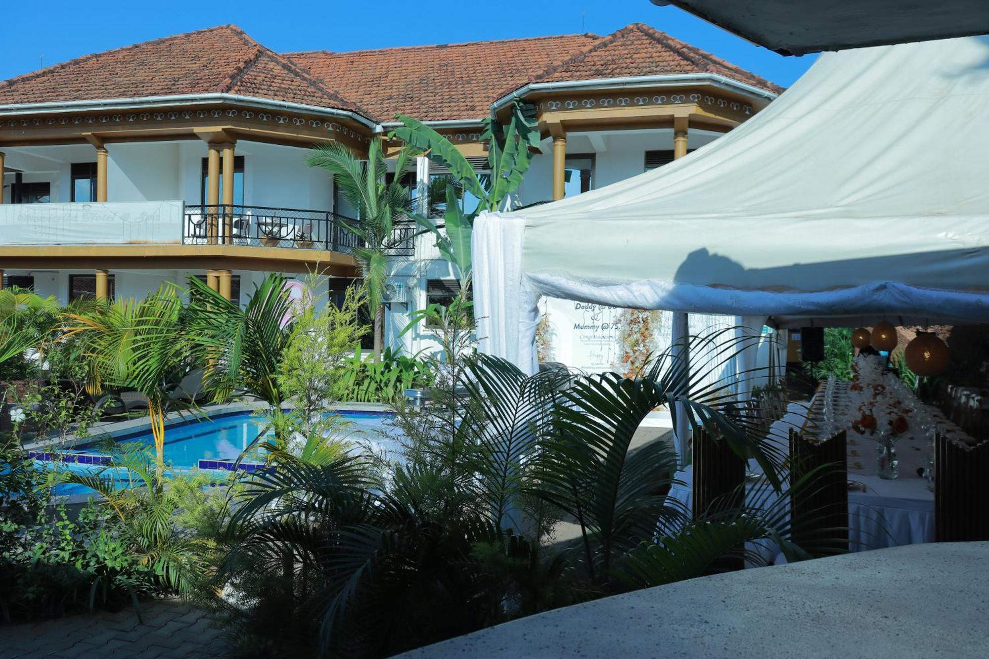 Mowicribs Hotel And Spa Entebbe Exterior photo