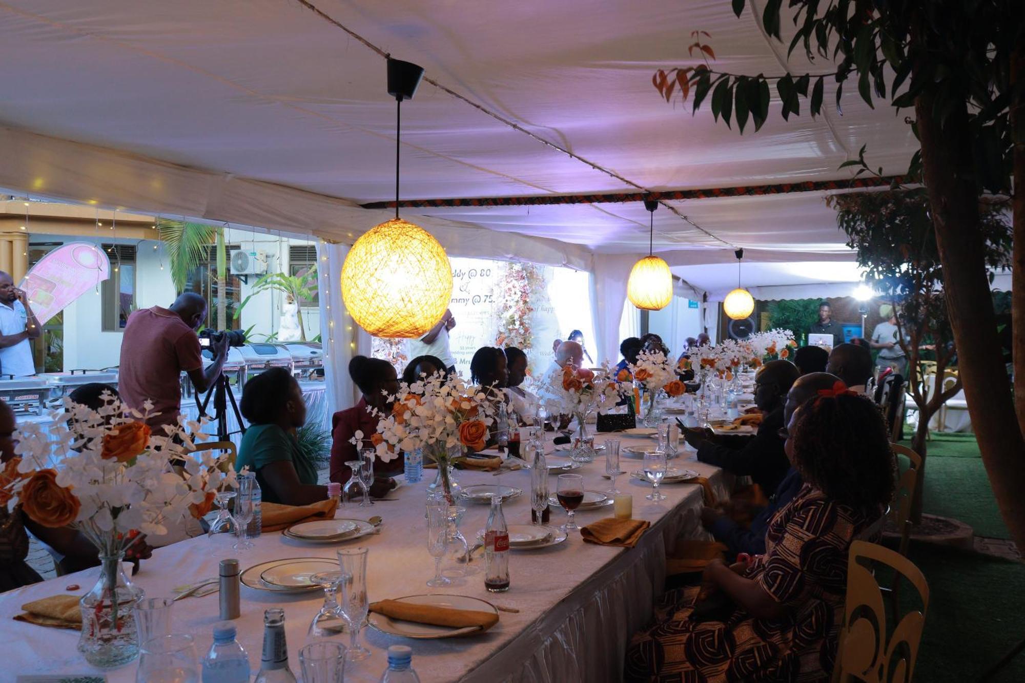 Mowicribs Hotel And Spa Entebbe Exterior photo
